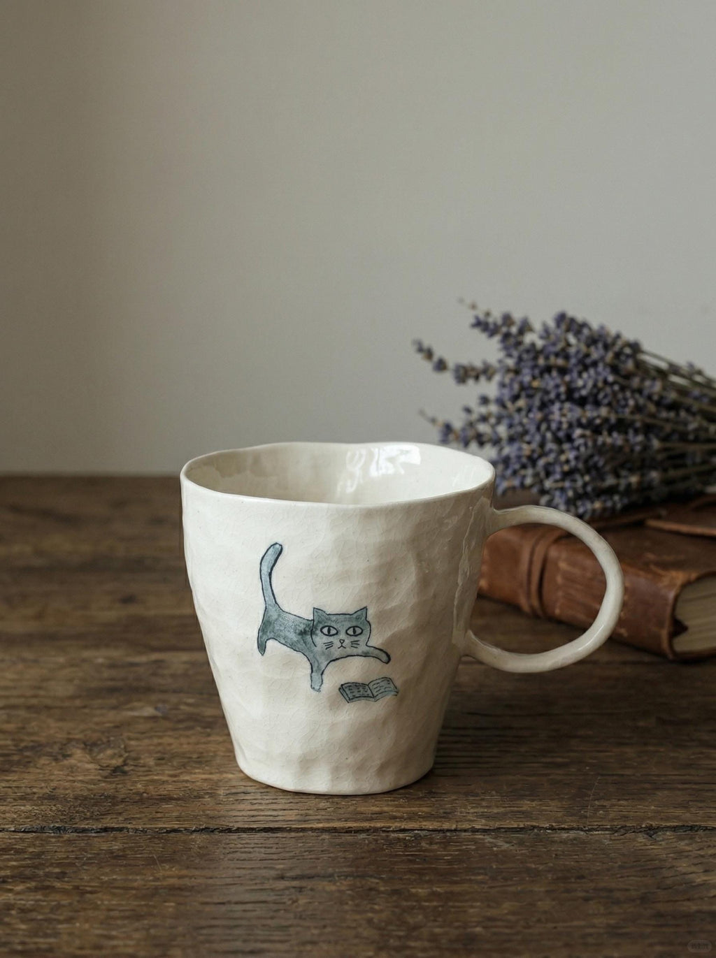 Handcrafted Ceramic Cat Mugs: Minimalist Reading Cat Pottery Coffee Cup