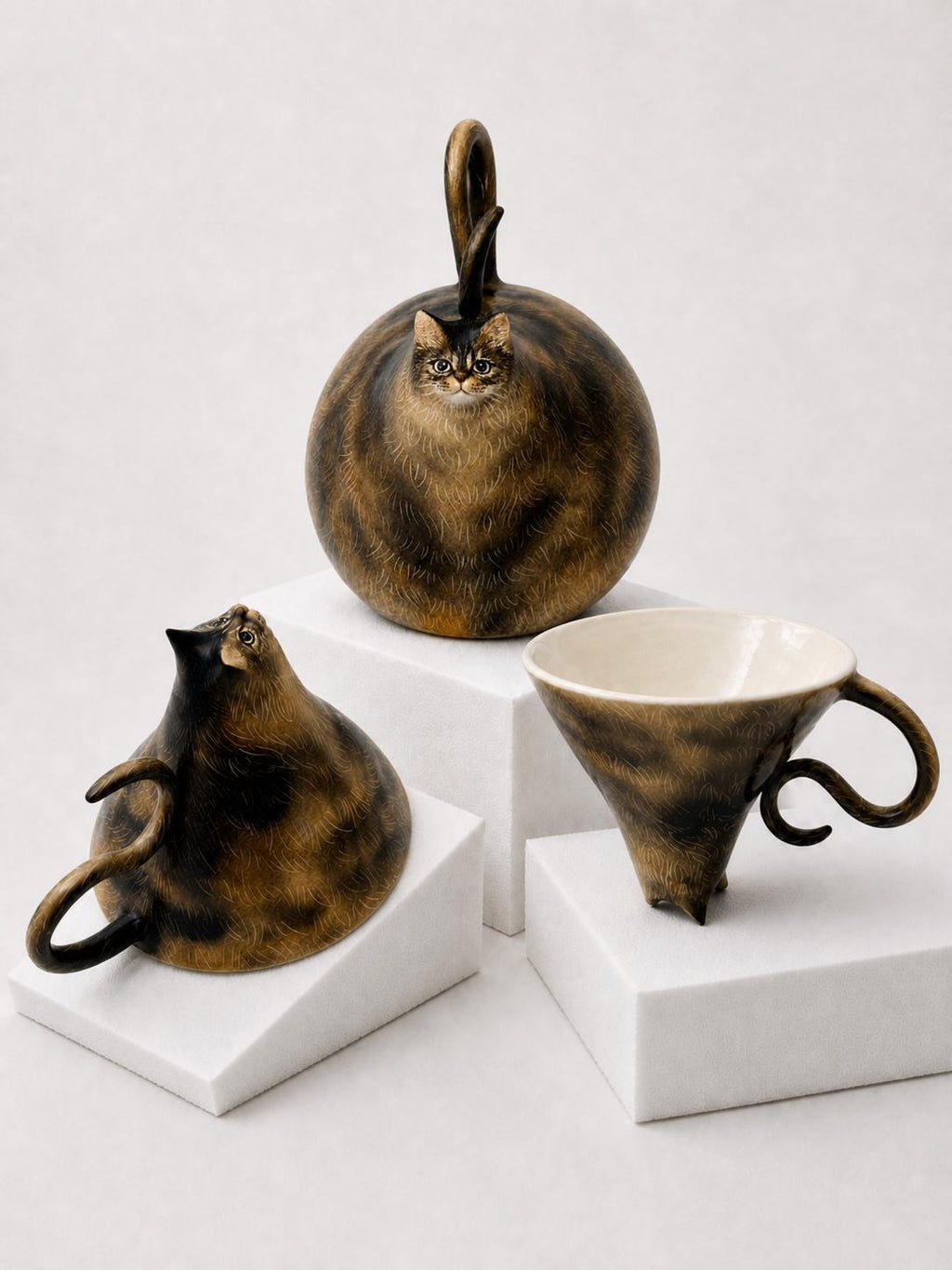 Upside Down Pet Ceramic Mug – Handmade Pet Coffee Cup with Cat/Dog Face Base